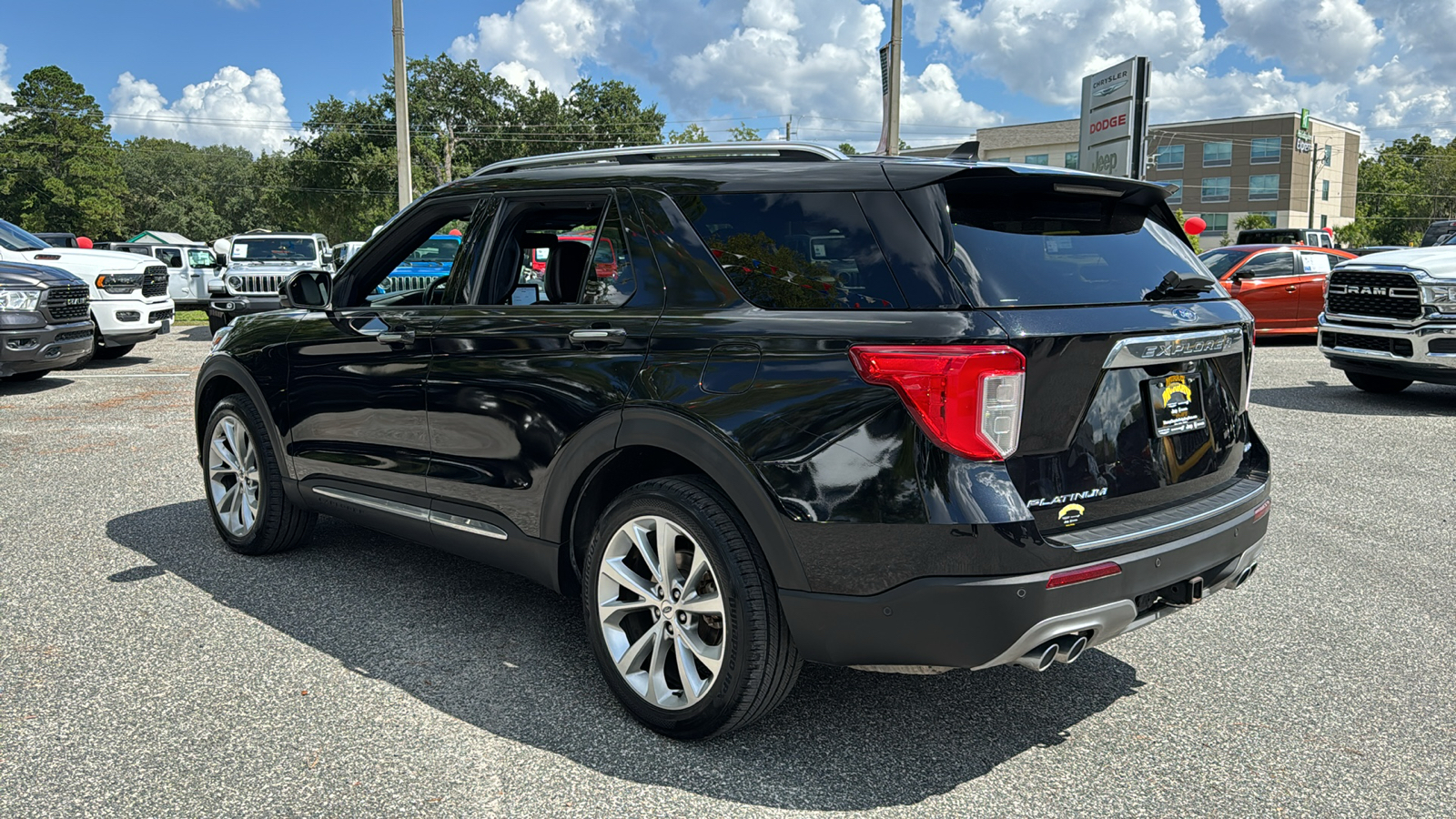 2021 Ford Explorer Platinum 3