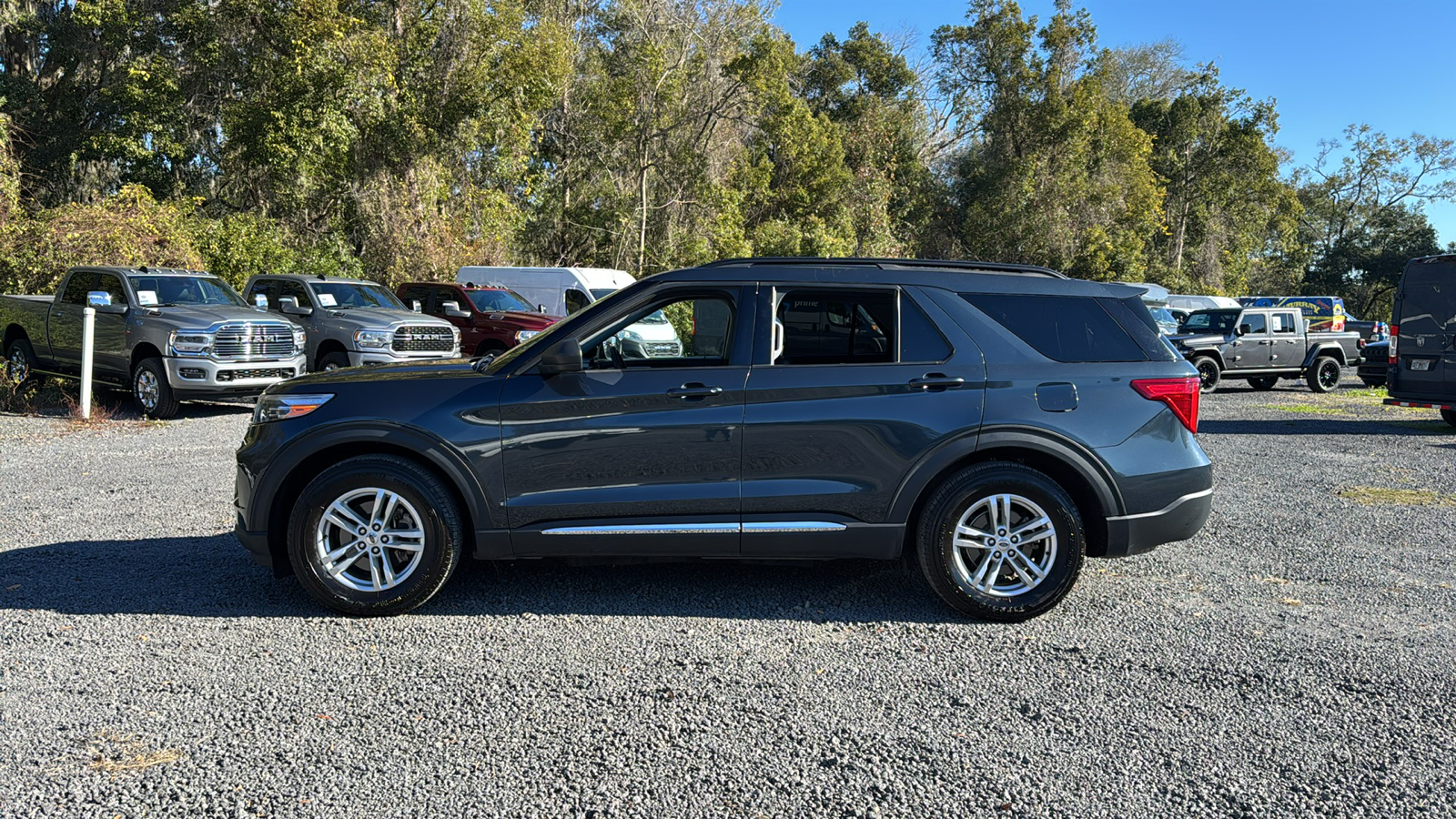 2023 Ford Explorer XLT 2