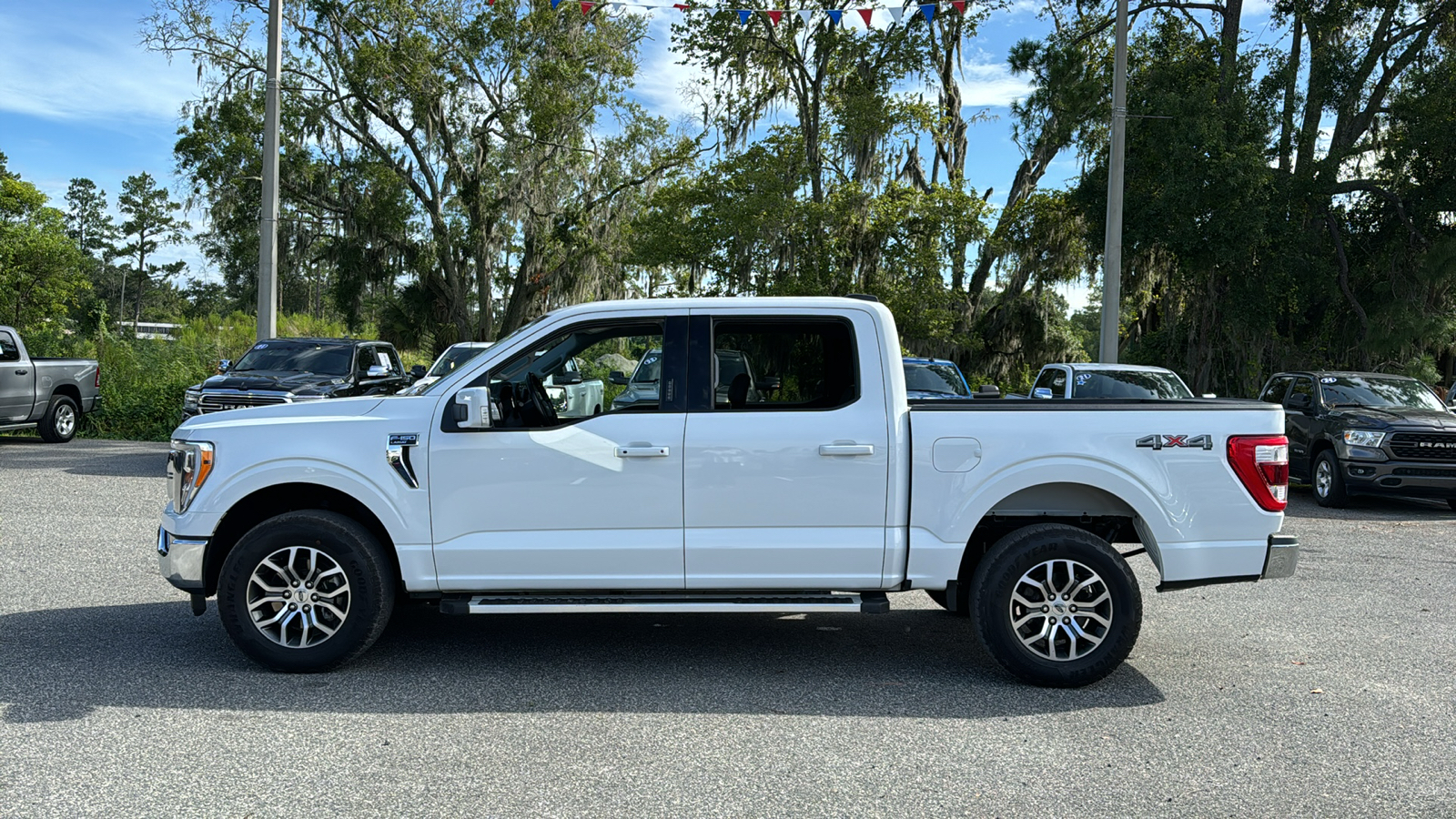 2022 Ford F-150 Lariat 2