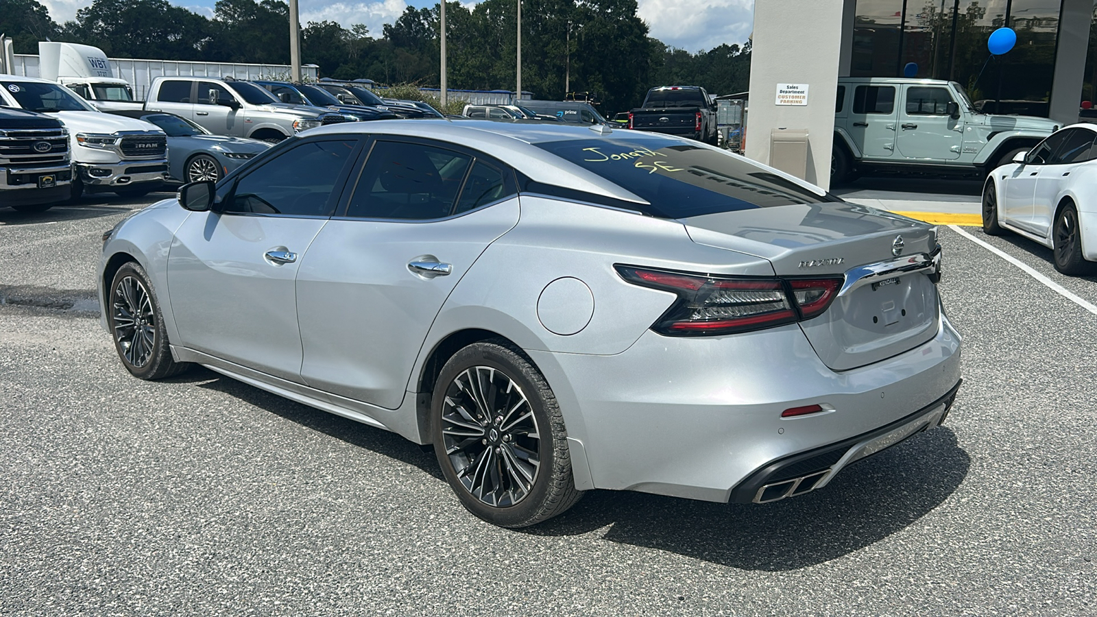 2022 Nissan Maxima SV 3