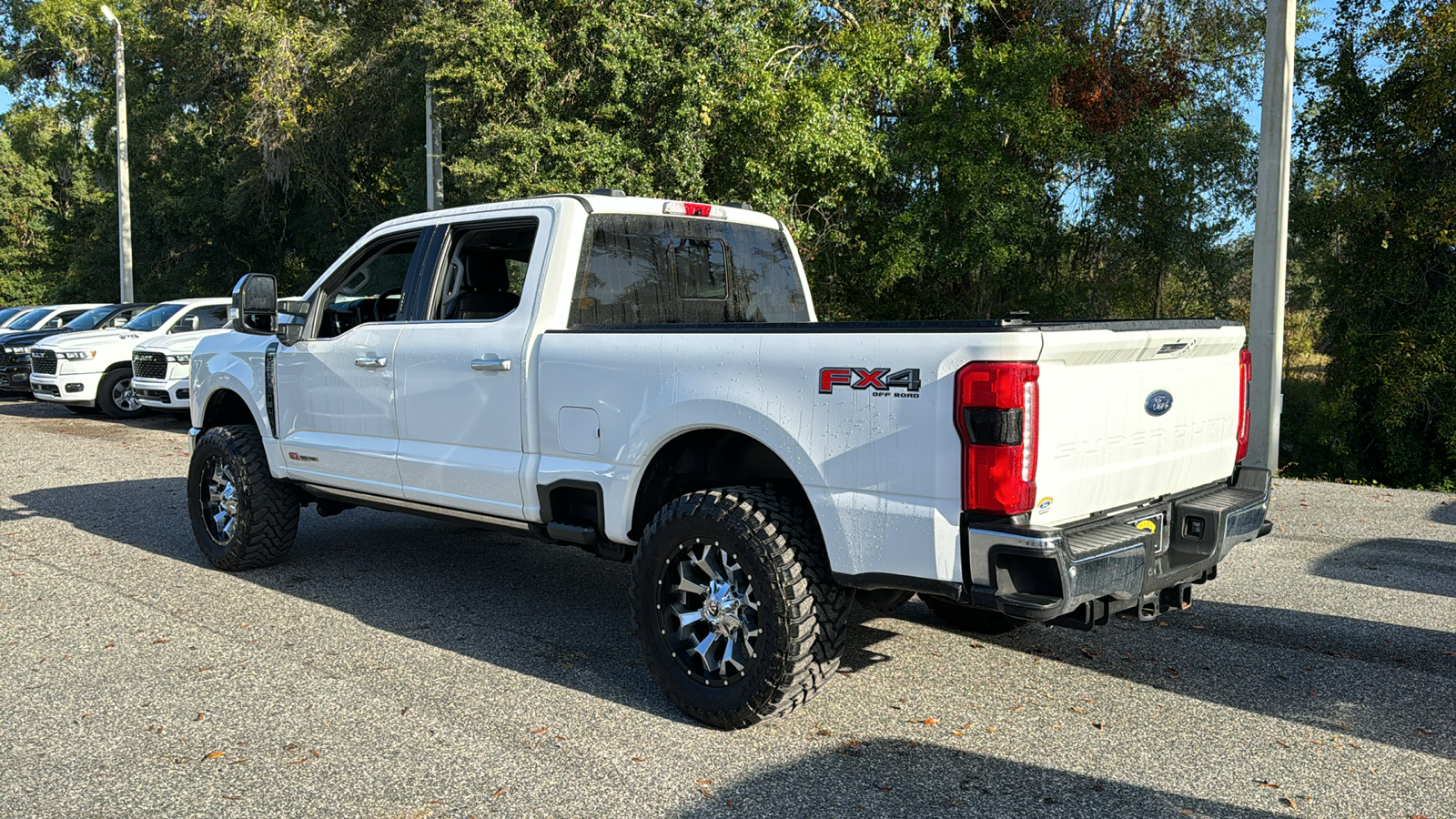 2023 Ford F-350SD Lariat 2