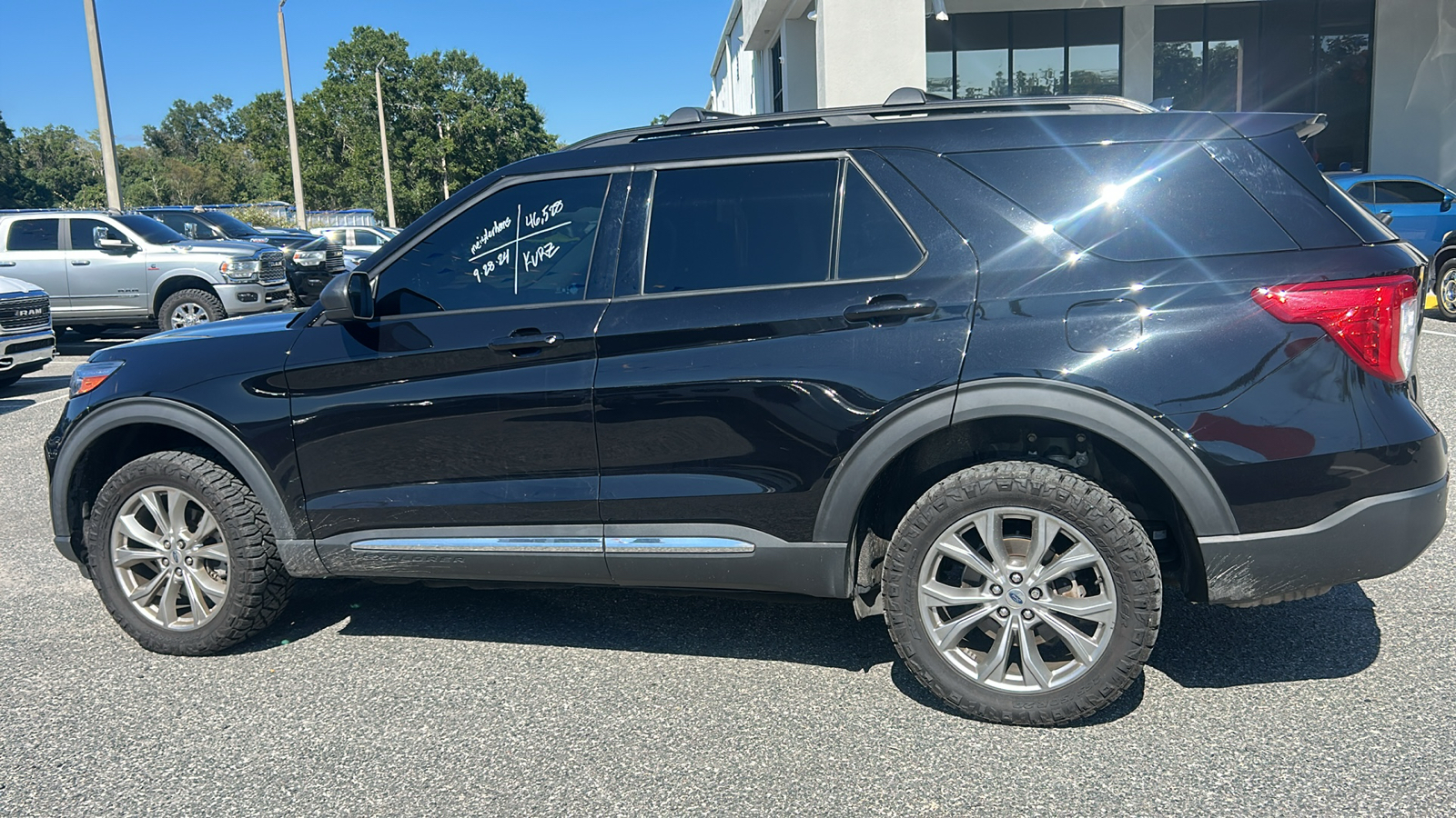 2020 Ford Explorer XLT 2