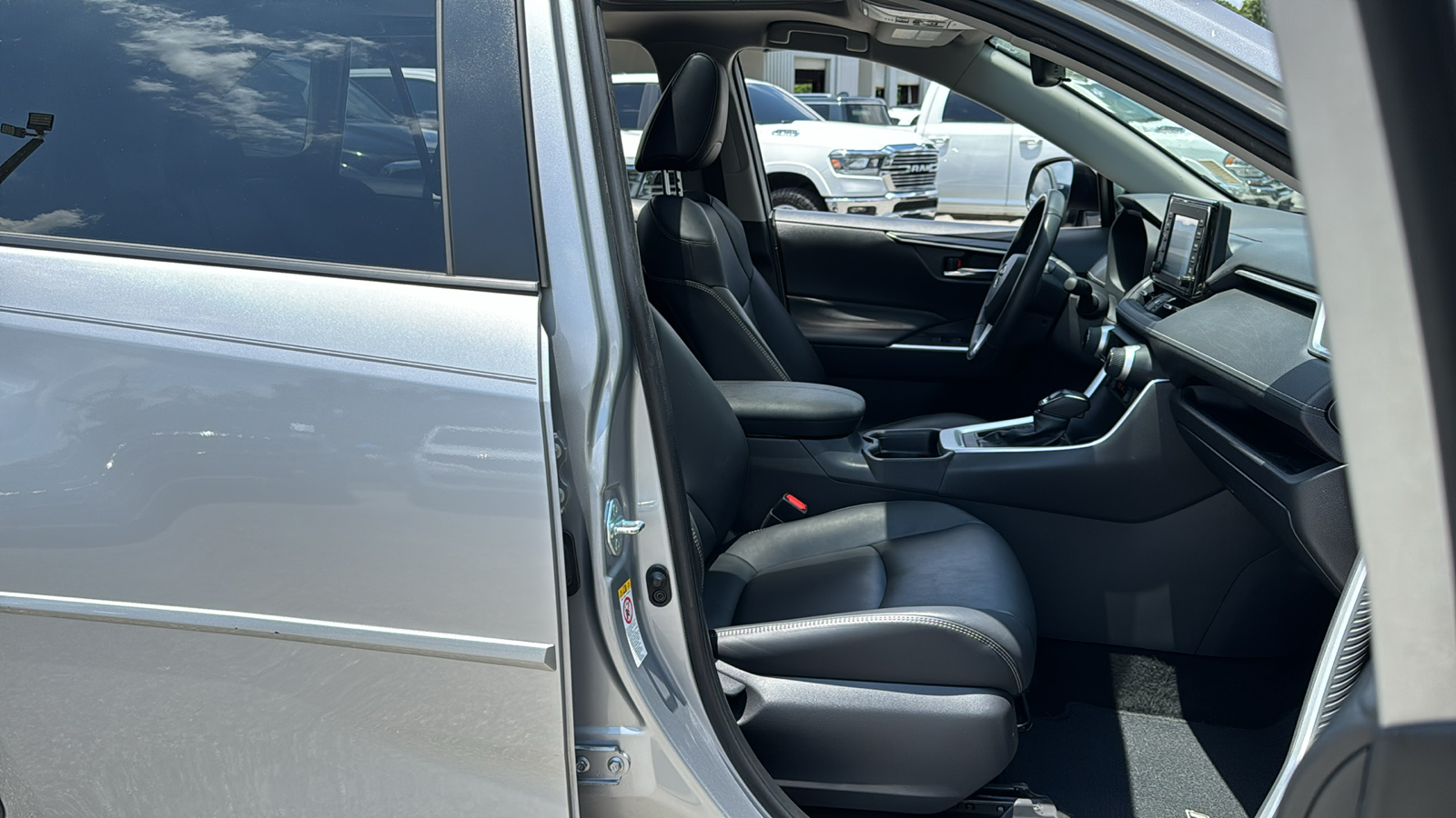 2019 Toyota RAV4 XLE Premium 11