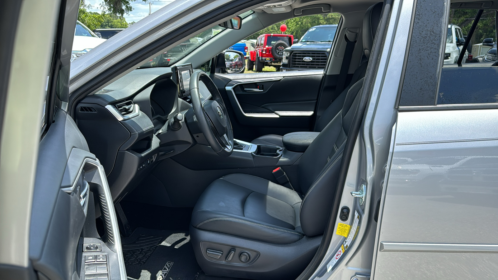 2019 Toyota RAV4 XLE Premium 15