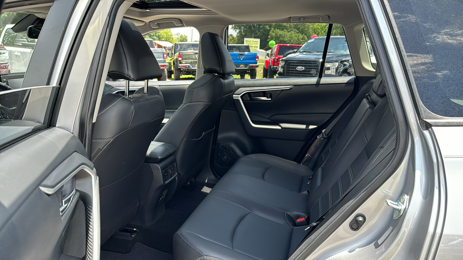 2019 Toyota RAV4 XLE Premium 17