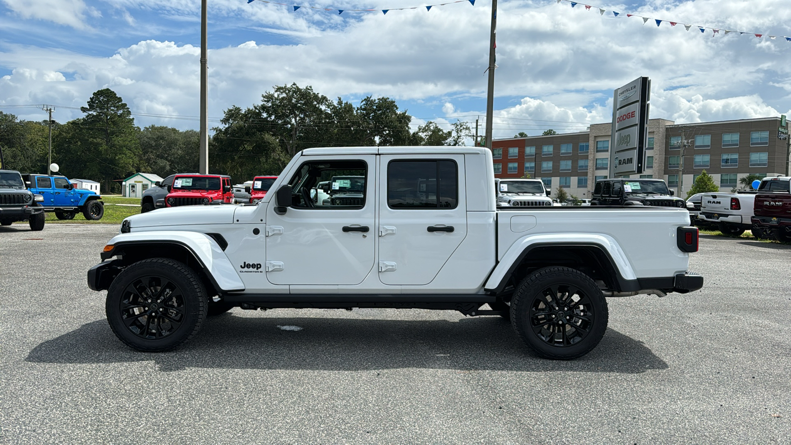 2024 Jeep Gladiator Sport 2