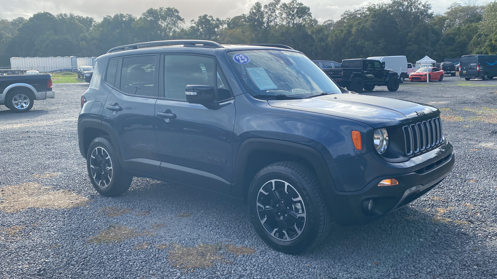 2023 Jeep Renegade Latitude 27