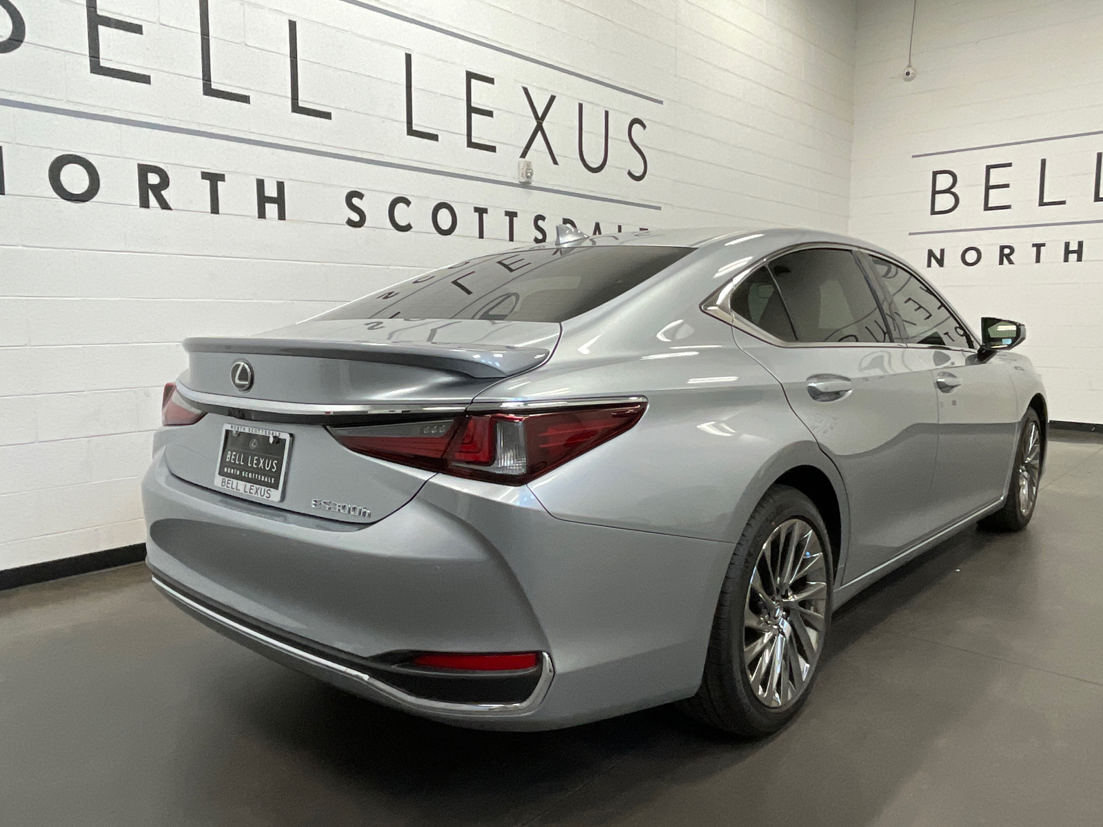 2024 Lexus ES 300h Luxury 4