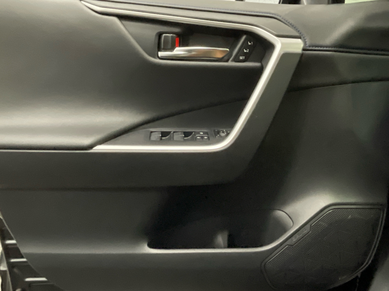 2023 Toyota RAV4 Hybrid XSE 6