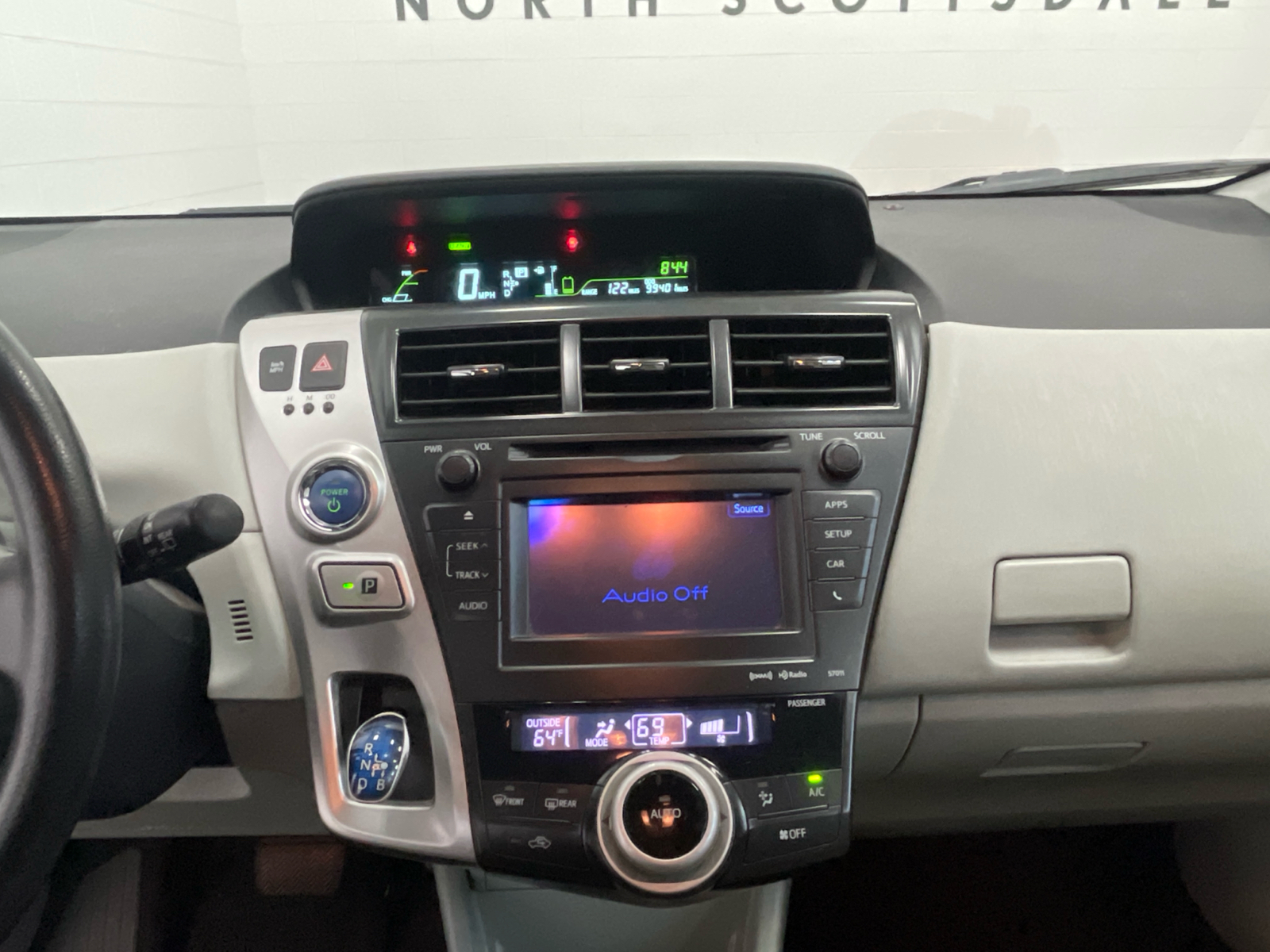 2014 Toyota Prius v Five 15