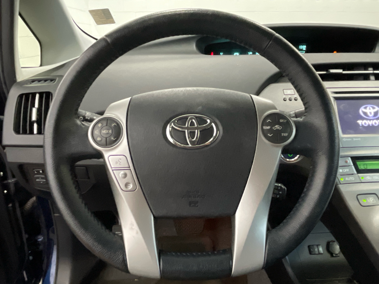 2012 Toyota Prius Four 7