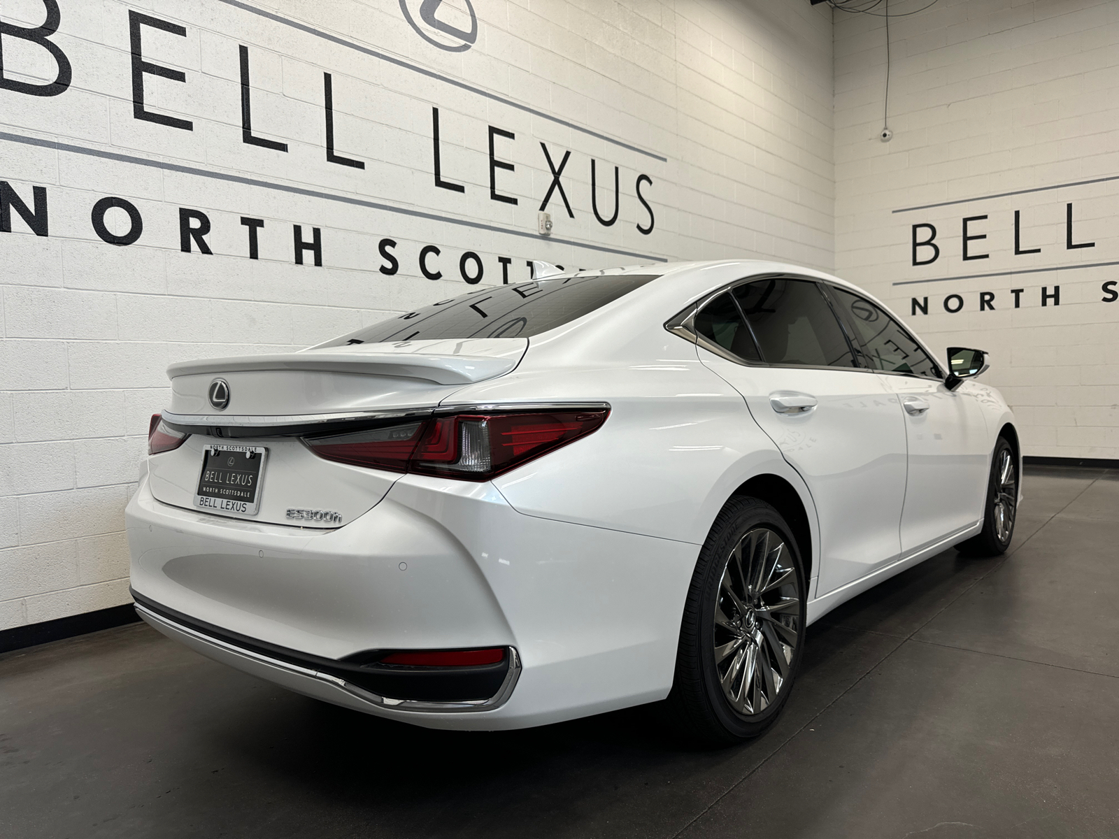 2024 Lexus ES 300h Luxury 4