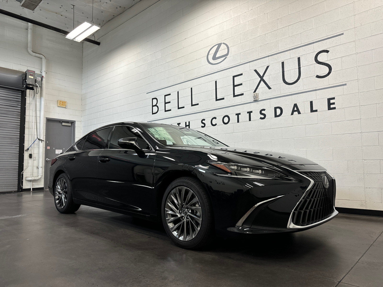 2024 Lexus ES 300h Luxury 1