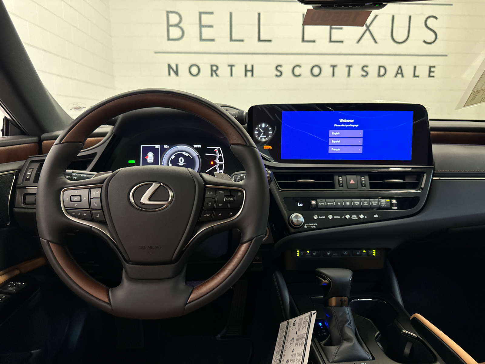 2024 Lexus ES 300h Luxury 10