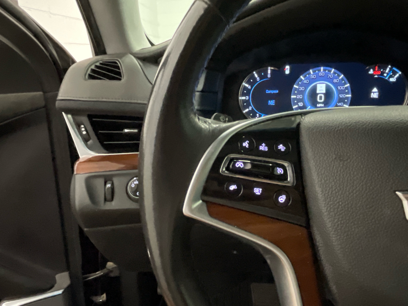 2019 Cadillac Escalade ESV Luxury 10