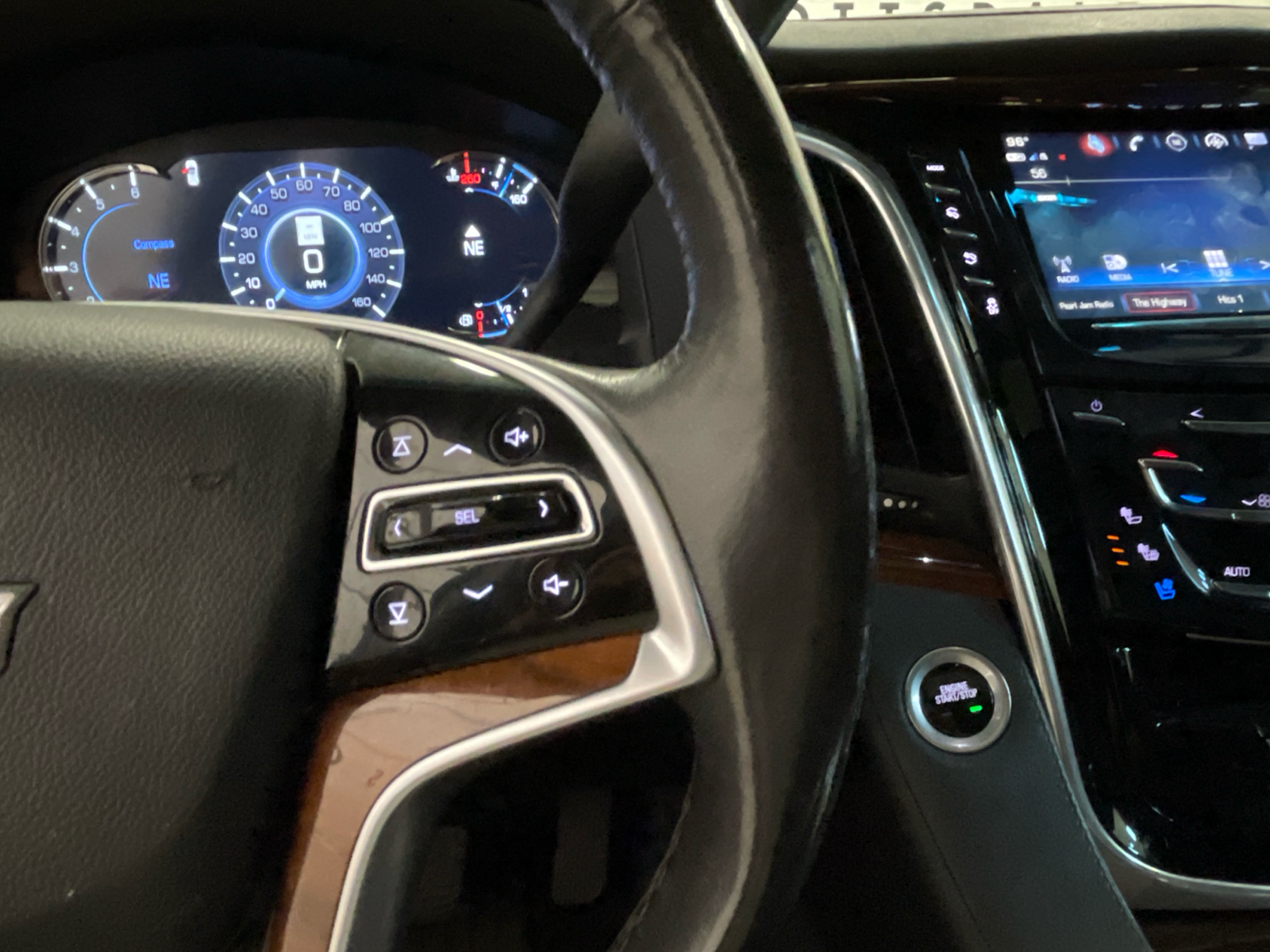 2019 Cadillac Escalade ESV Luxury 11