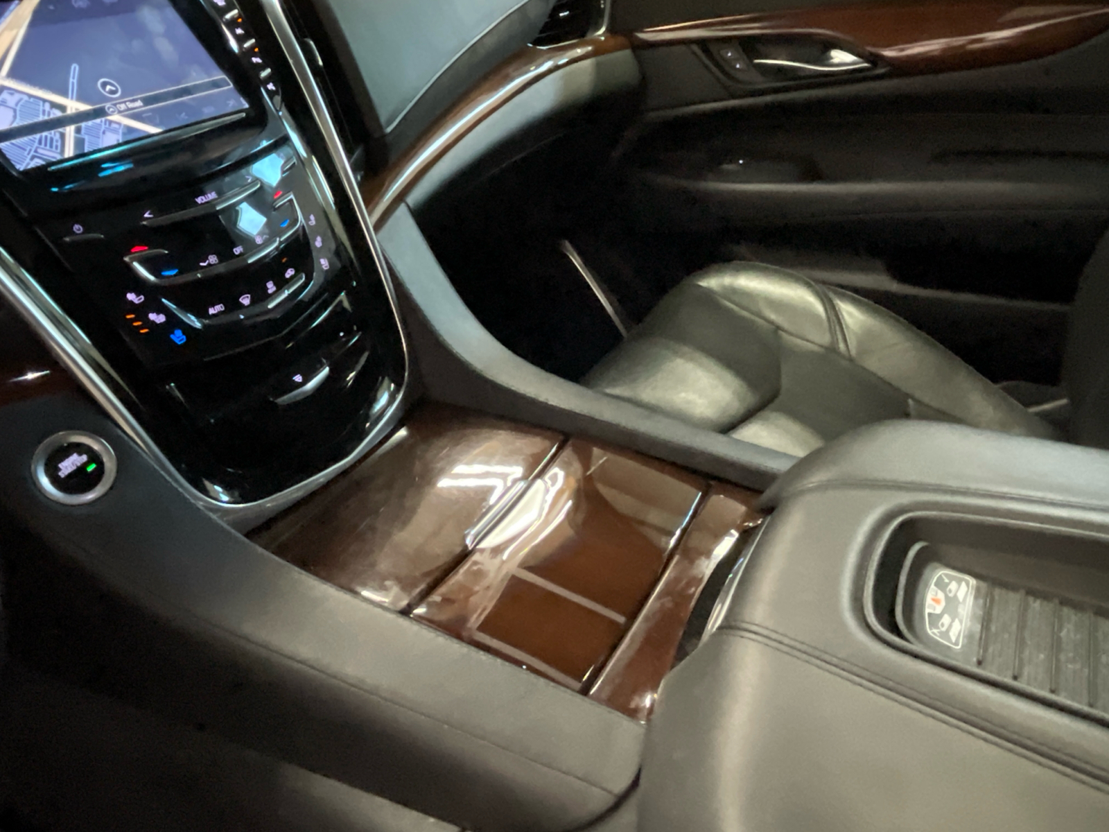 2019 Cadillac Escalade ESV Luxury 15