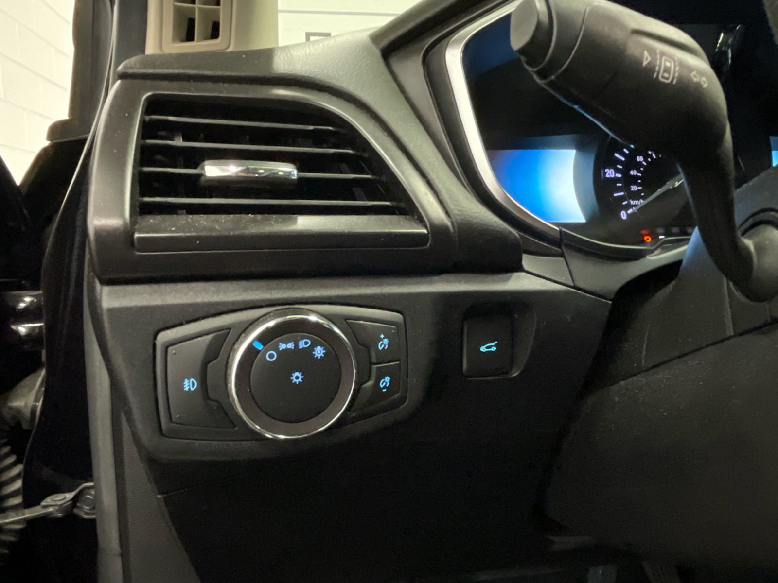 2019 Ford Fusion Hybrid Titanium 10