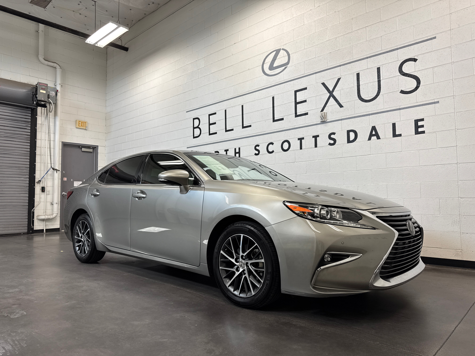 2017 Lexus ES 350 1