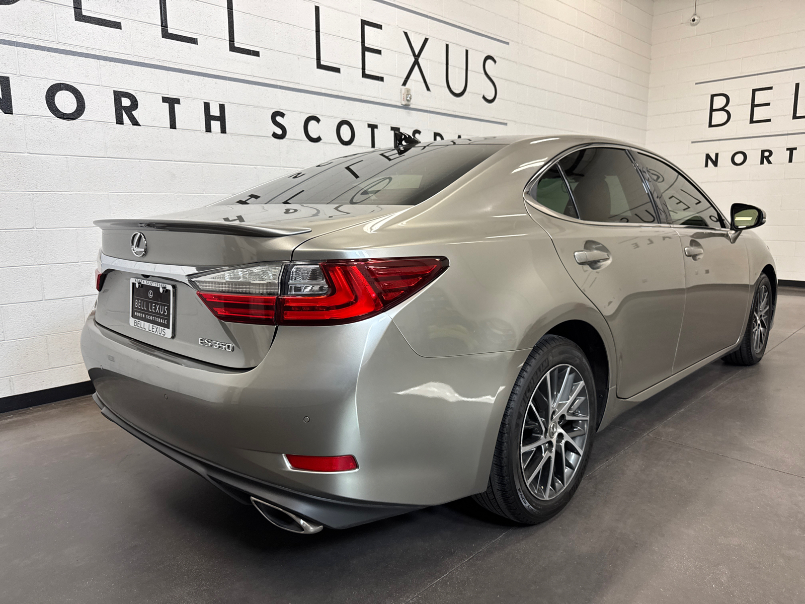 2017 Lexus ES 350 26