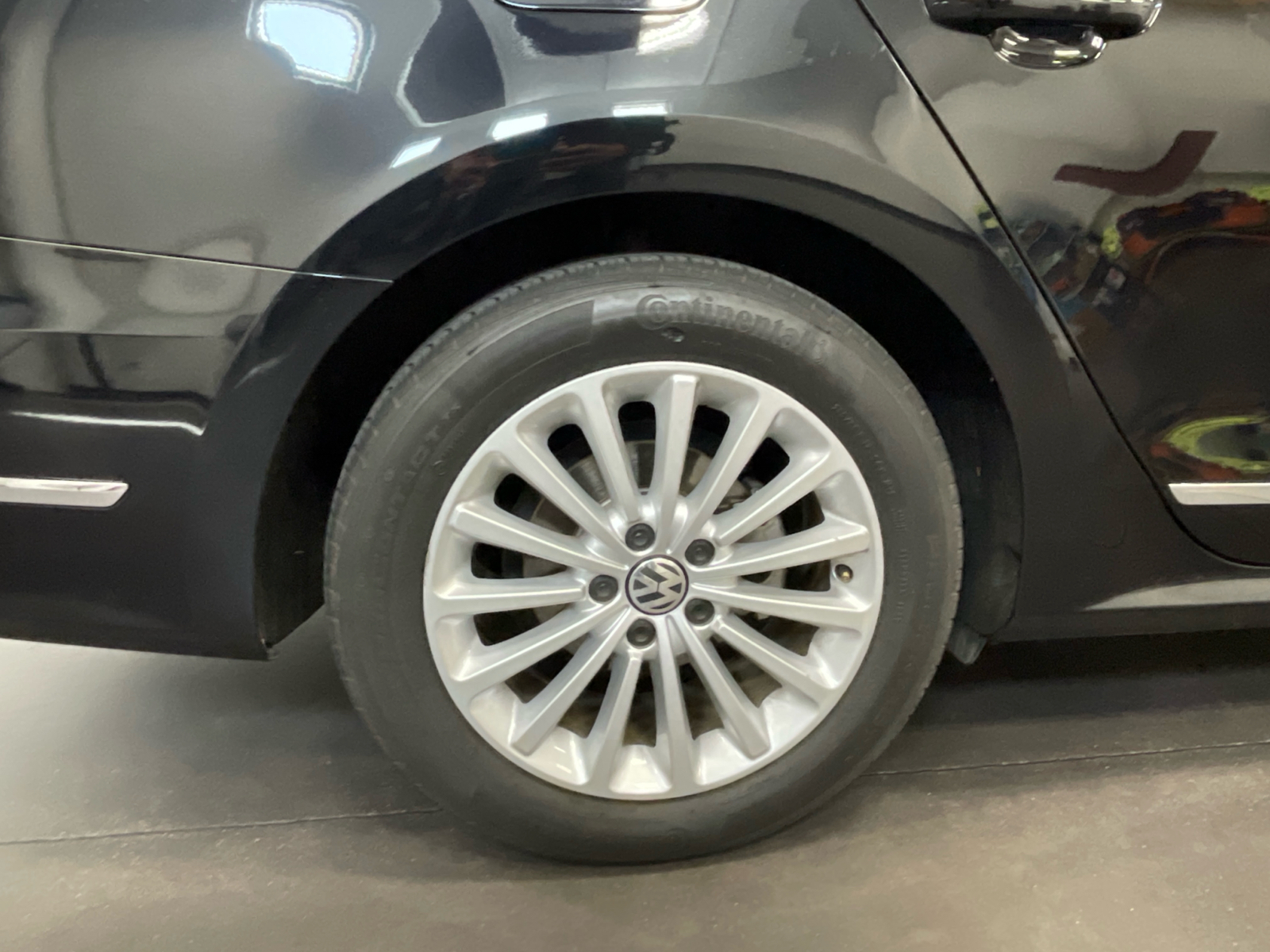 2017 Volkswagen Passat 1.8T SE 6