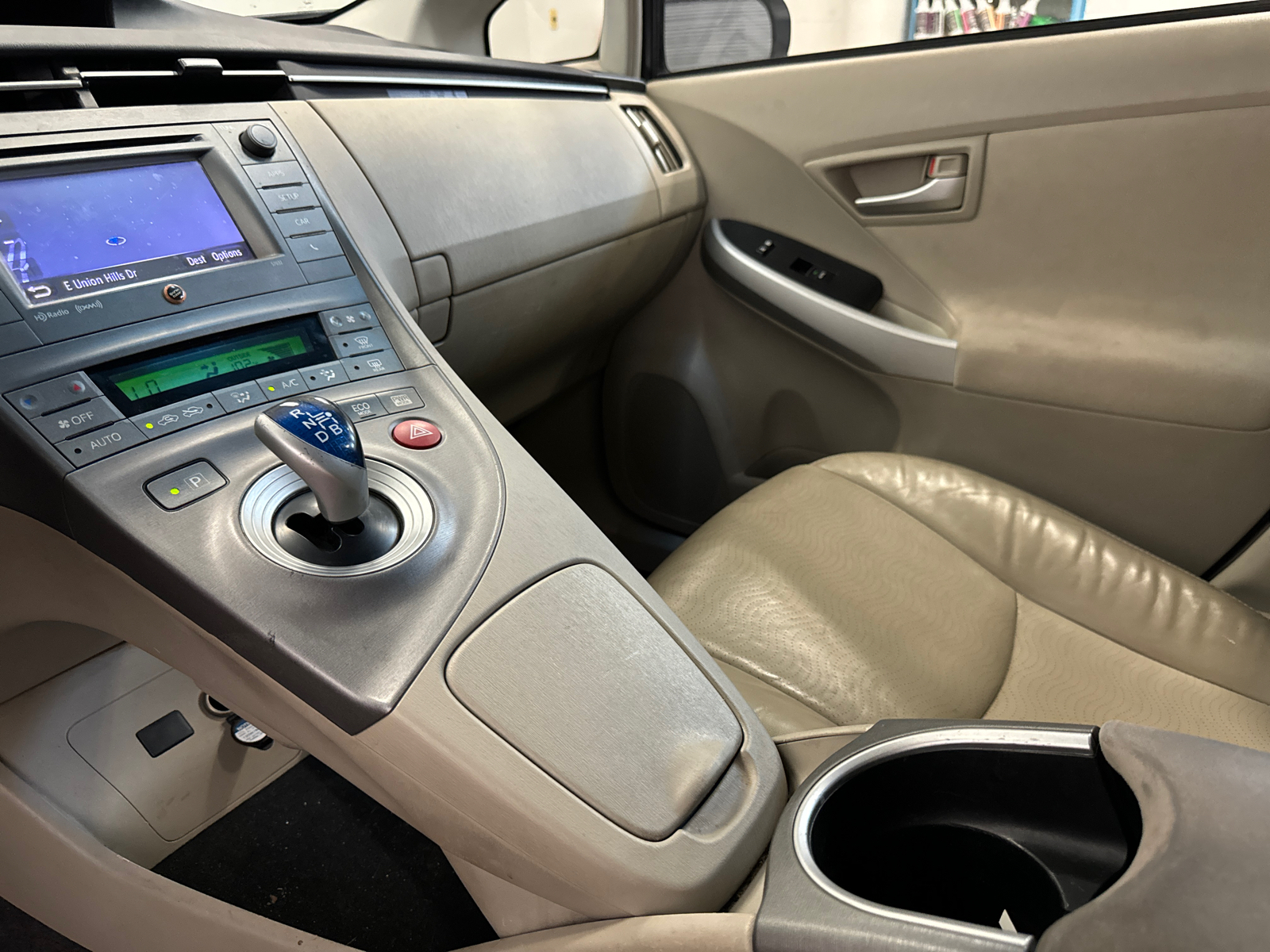 2012 Toyota Prius Three 12