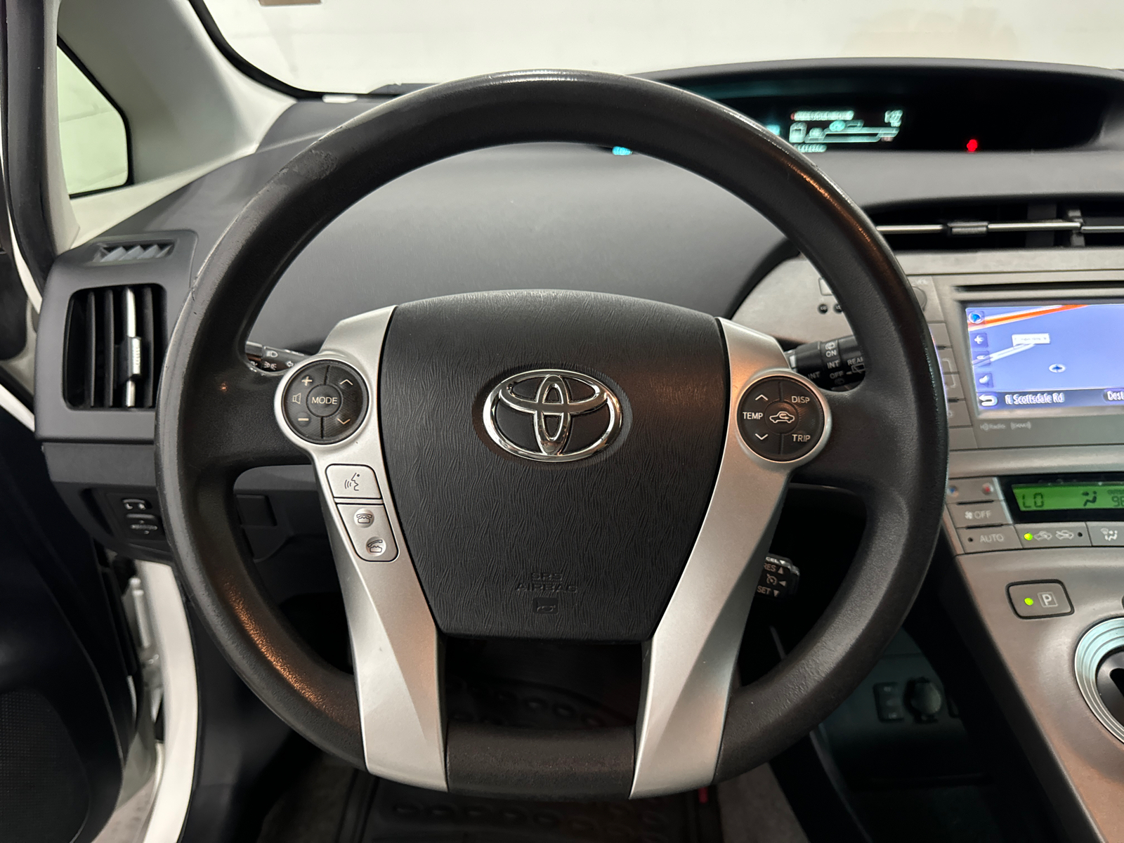 2014 Toyota Prius Plug-in  7