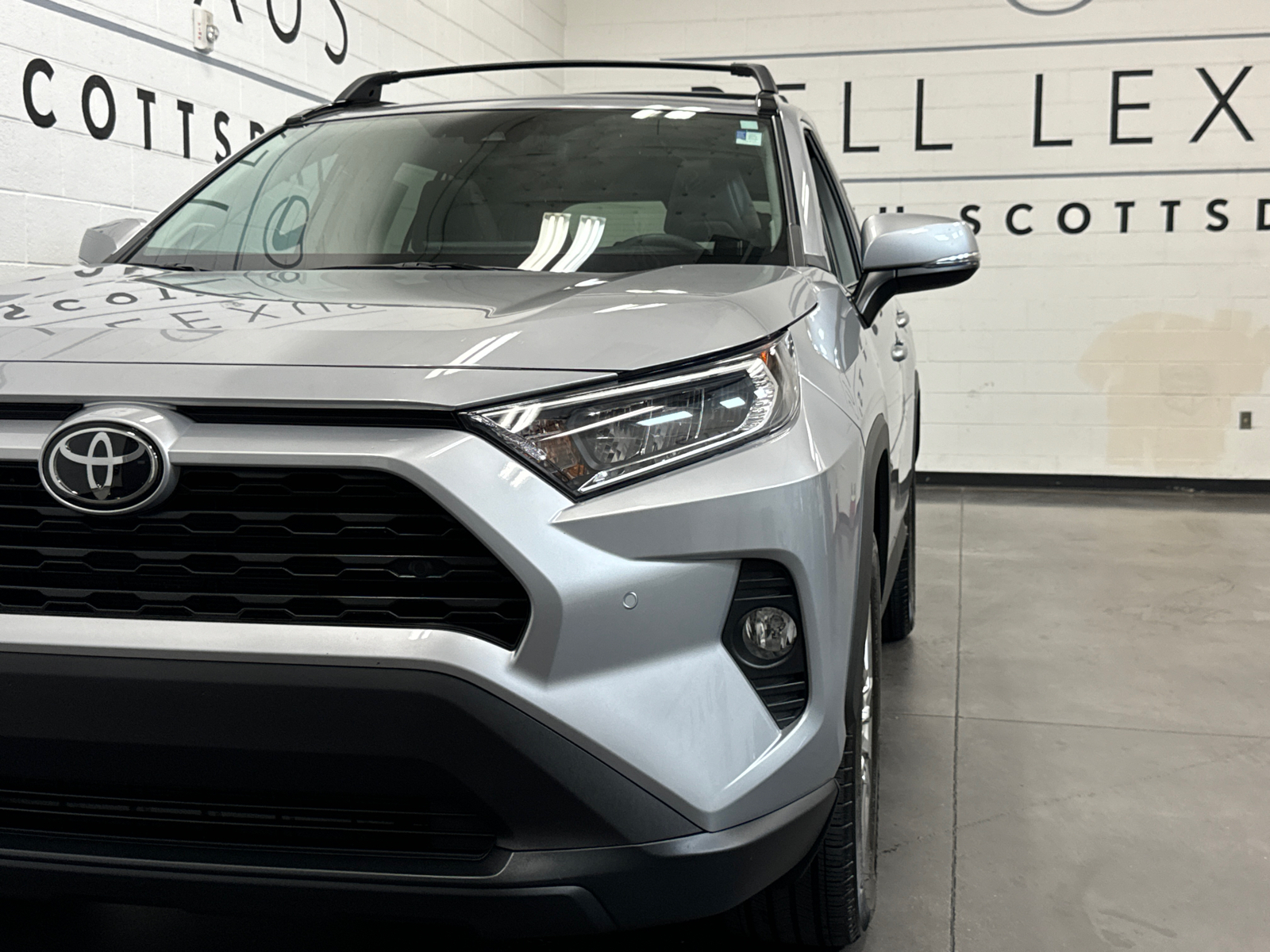 2021 Toyota RAV4 XLE Premium 3