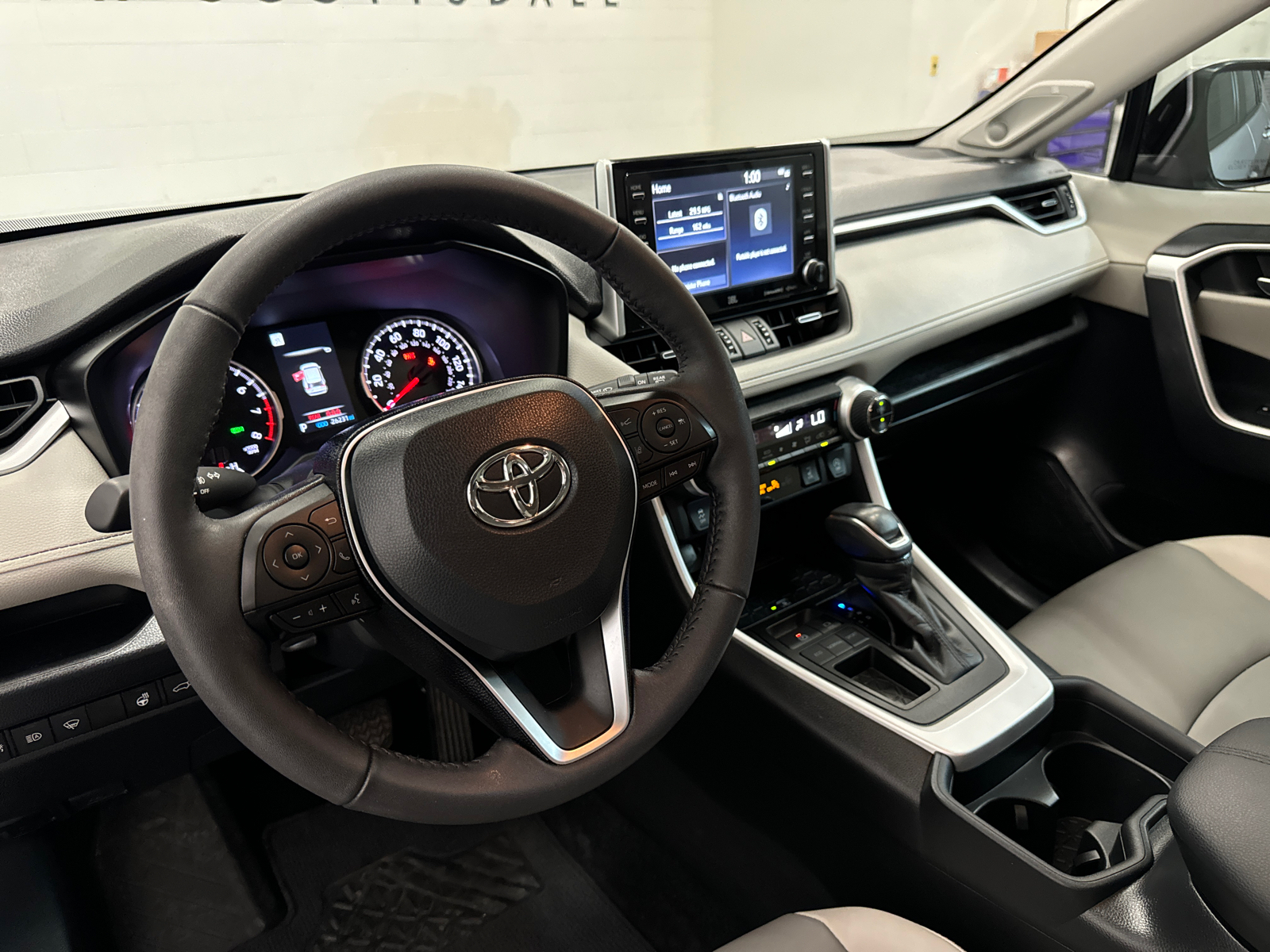 2021 Toyota RAV4 XLE Premium 16