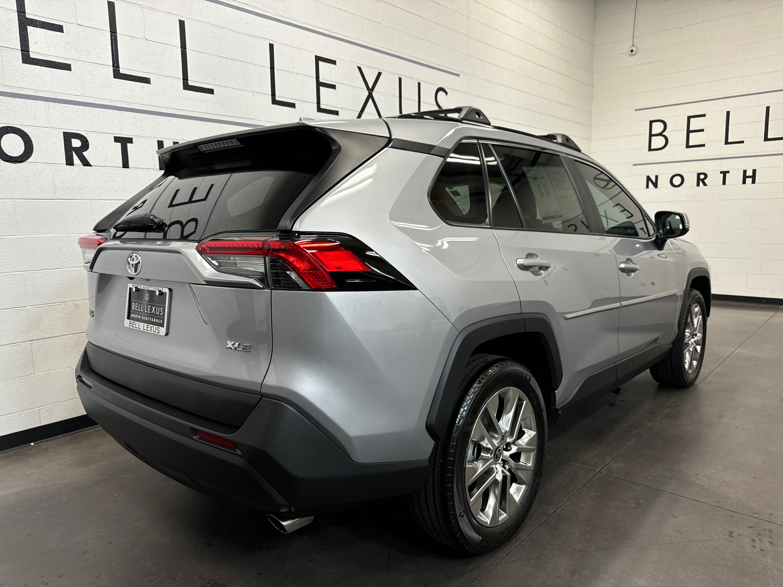 2021 Toyota RAV4 XLE Premium 27