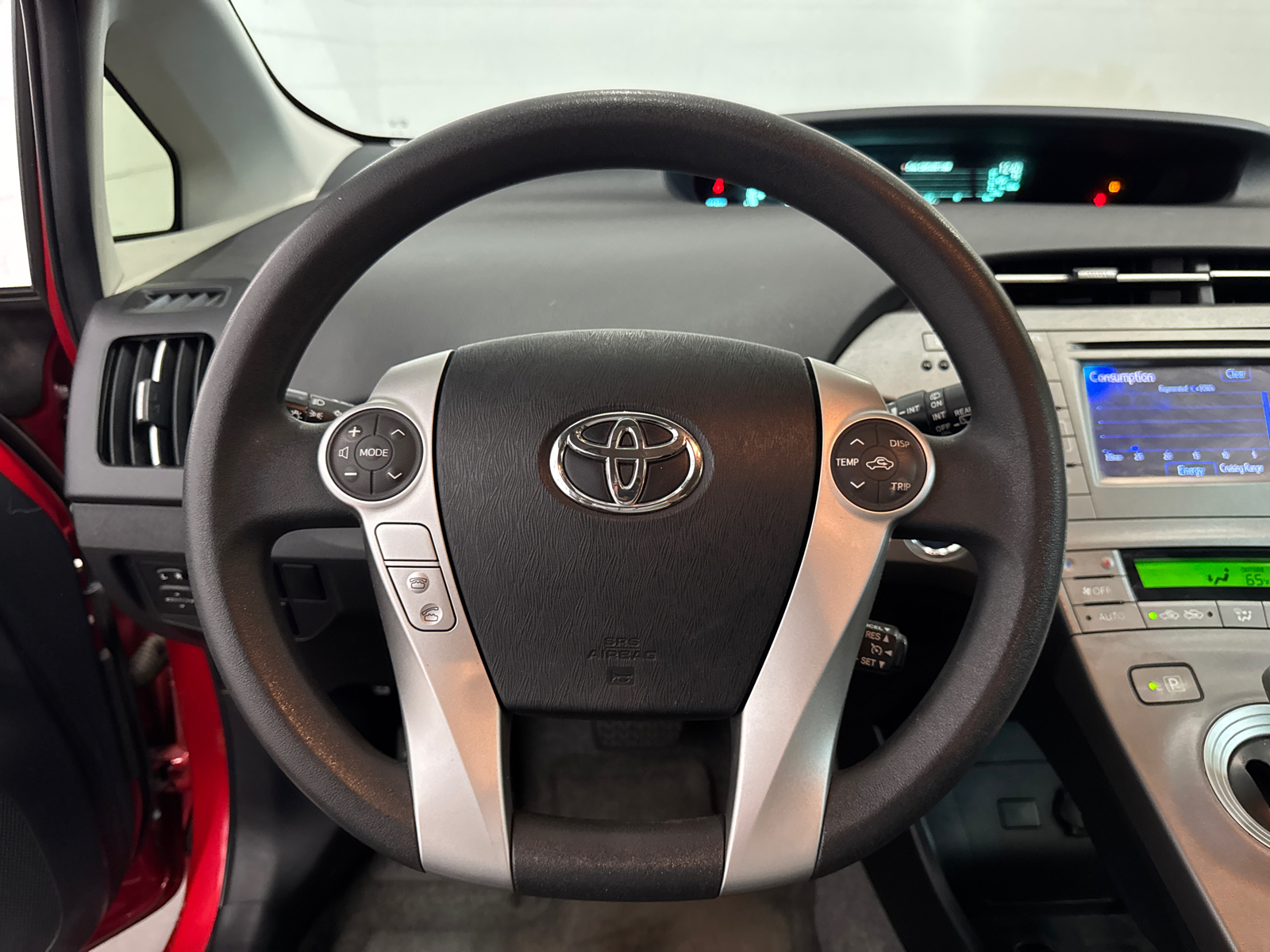 2015 Toyota Prius Two 11