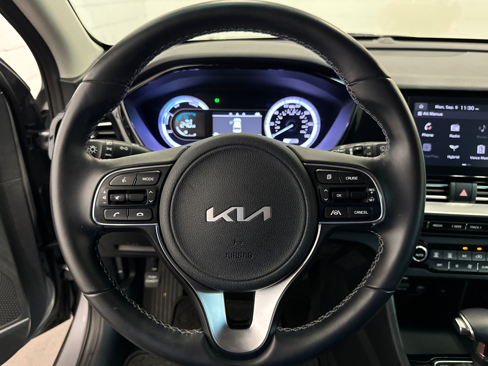 2022 Kia Niro LXS 9