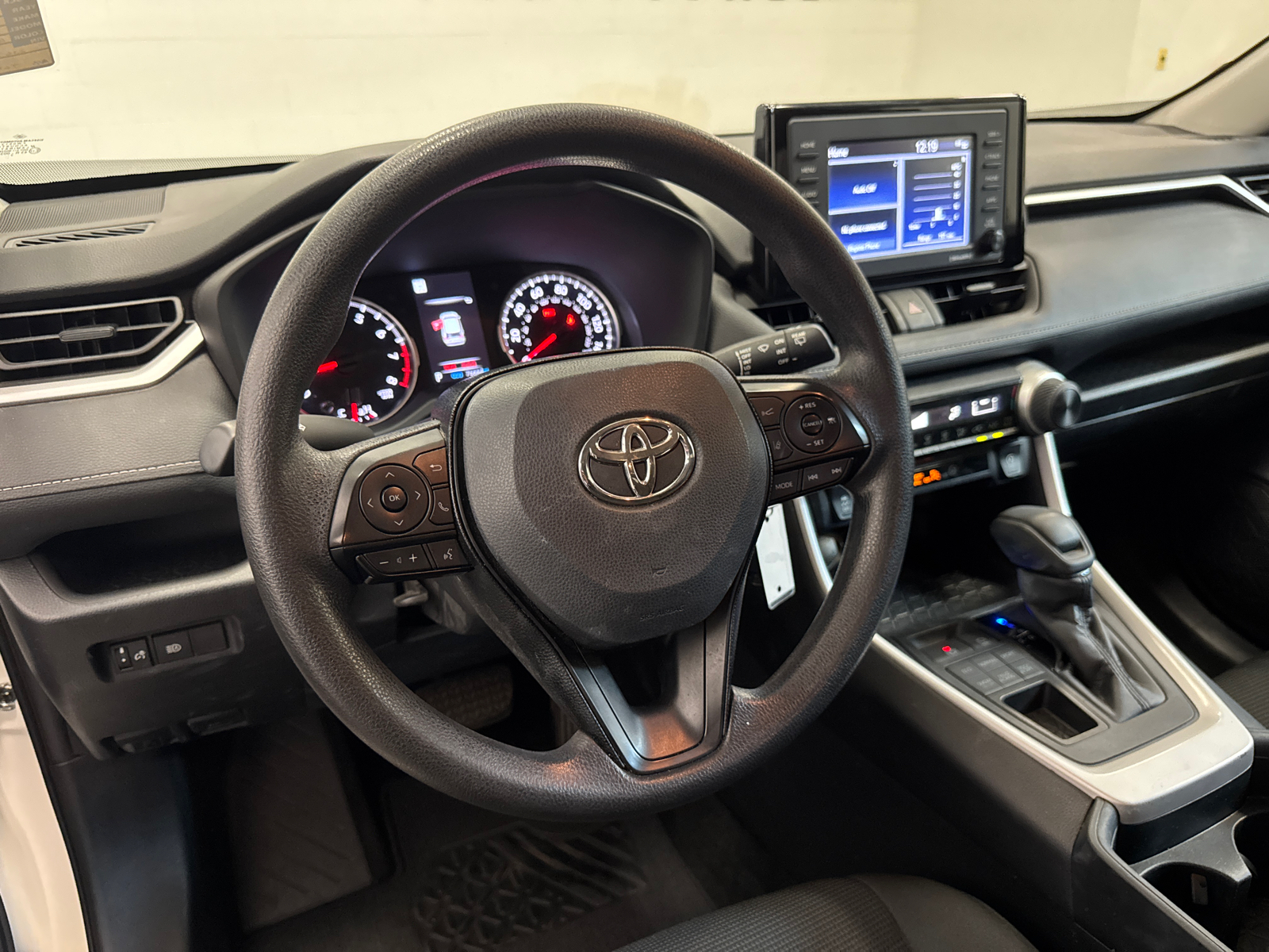 2021 Toyota RAV4 LE 21