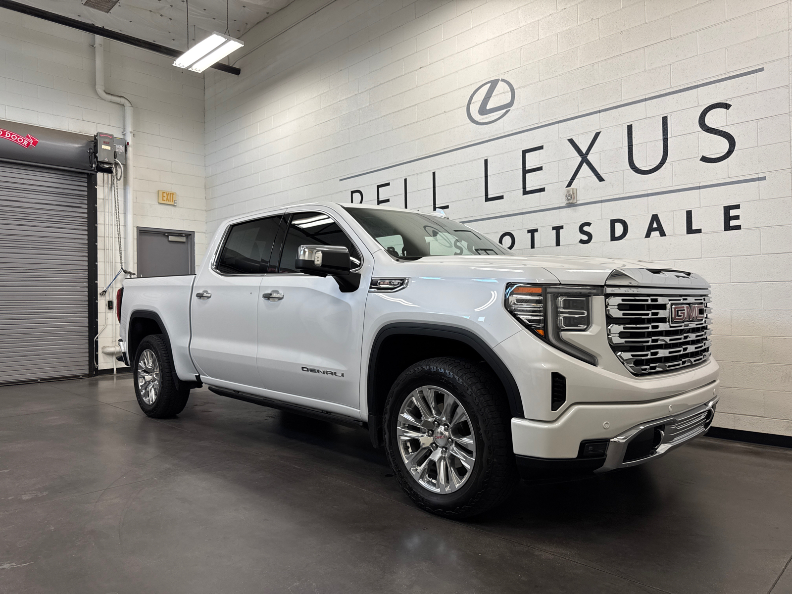 2023 GMC Sierra 1500 Denali 1