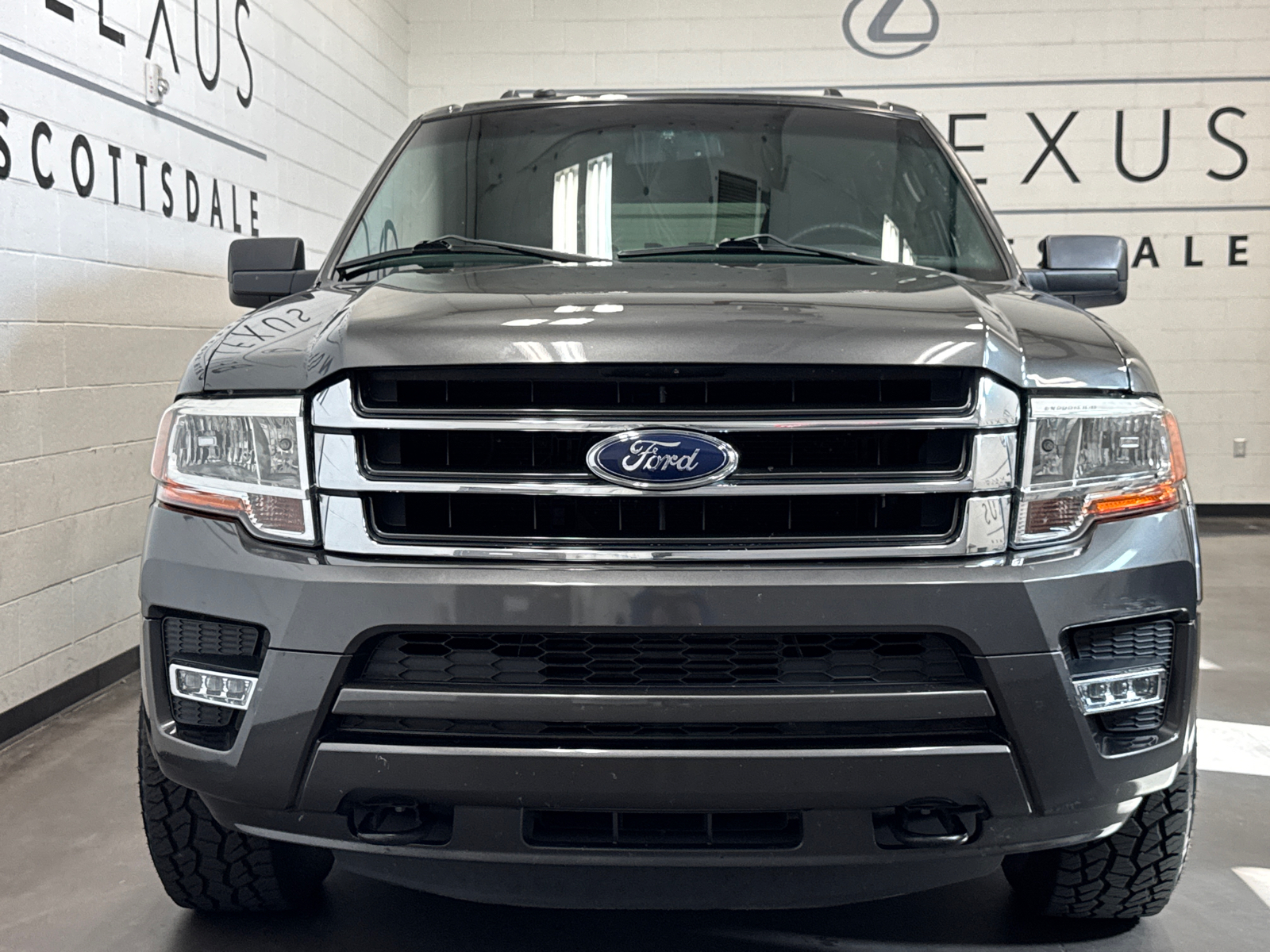 2017 Ford Expedition XLT 2