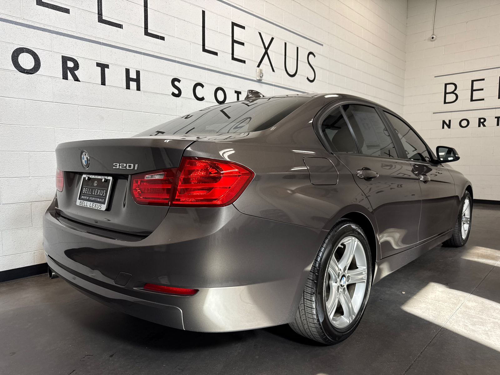 2014 BMW 3 Series 320i 25