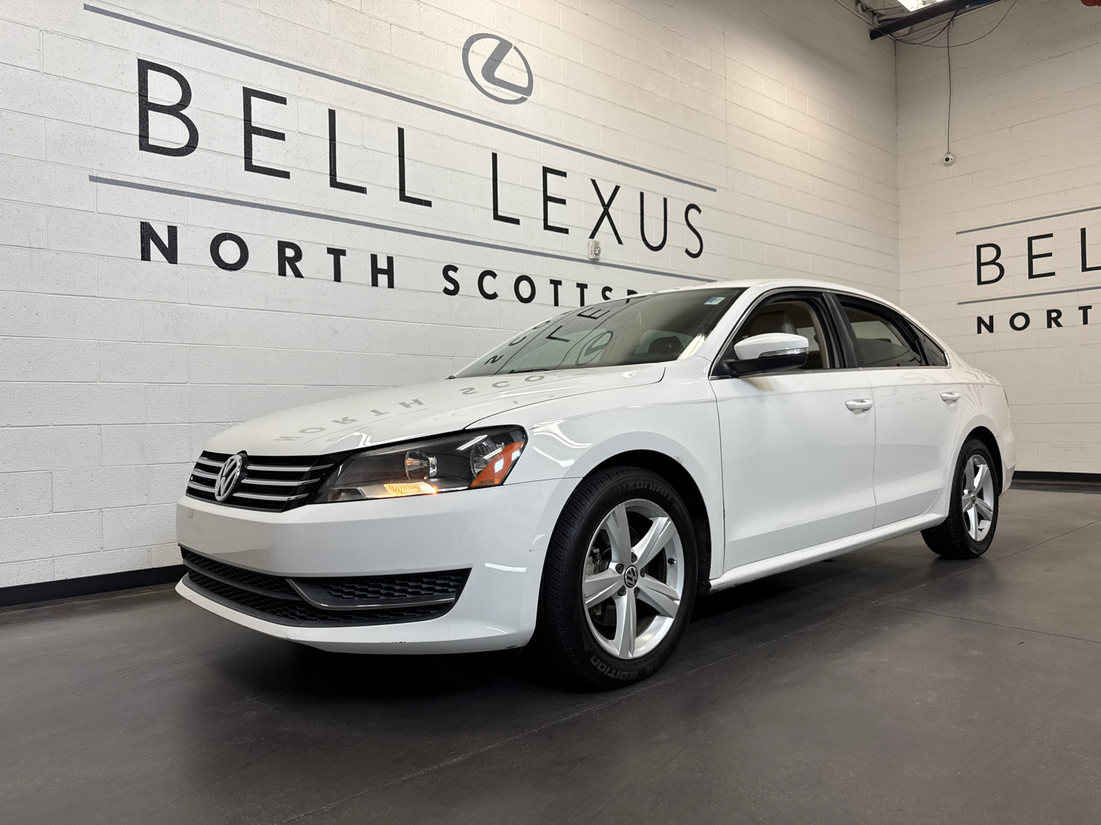 2013 Volkswagen Passat 2.5 SE 1