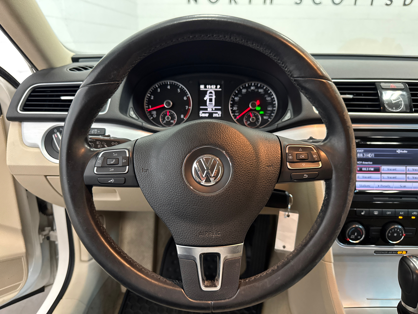 2013 Volkswagen Passat 2.5 SE 9