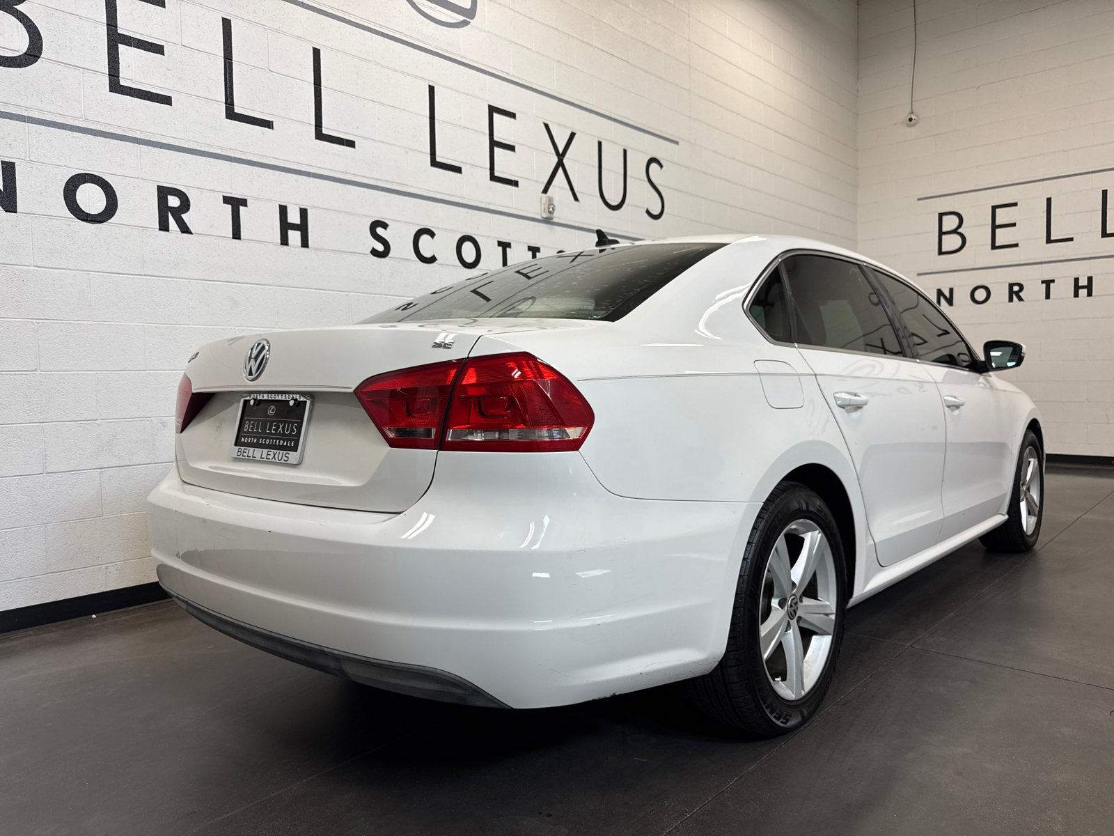 2013 Volkswagen Passat 2.5 SE 24