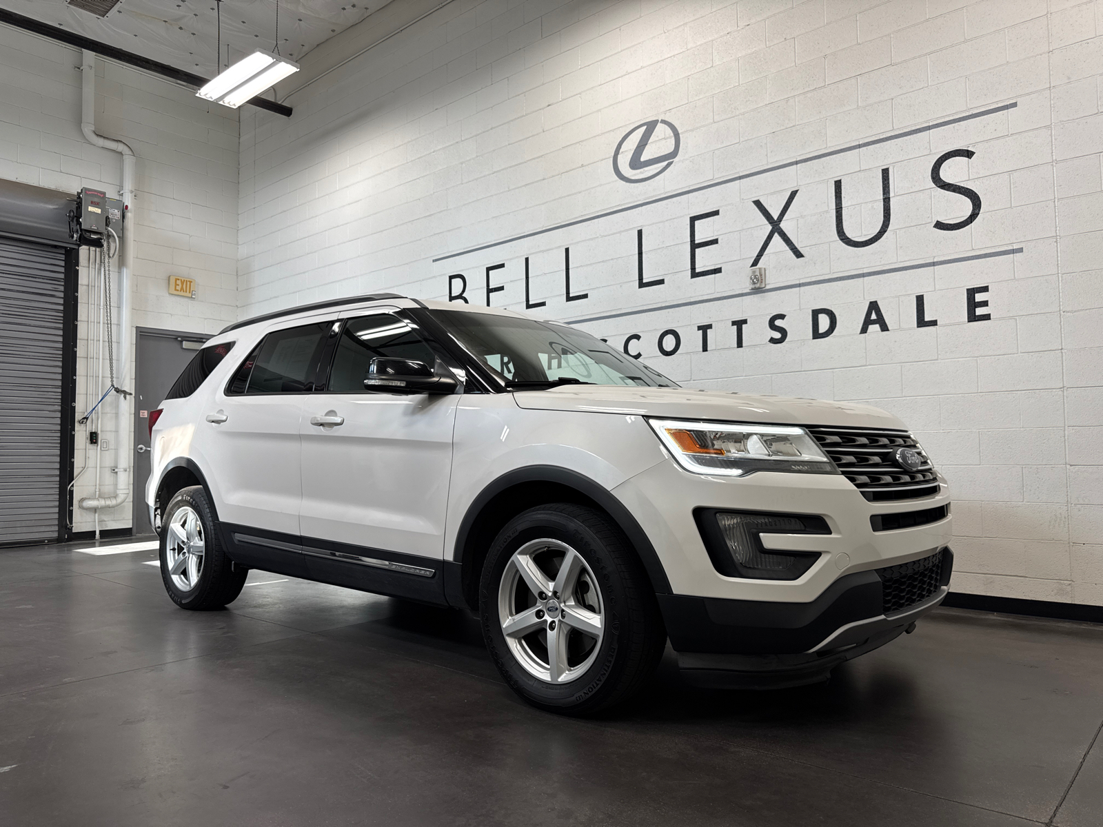 2016 Ford Explorer XLT 1