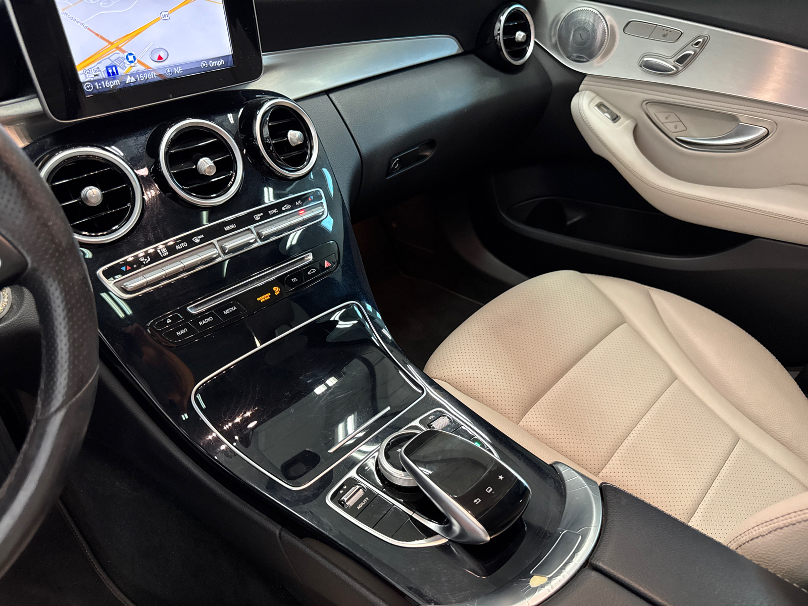 2015 Mercedes-Benz C-Class C 300 15