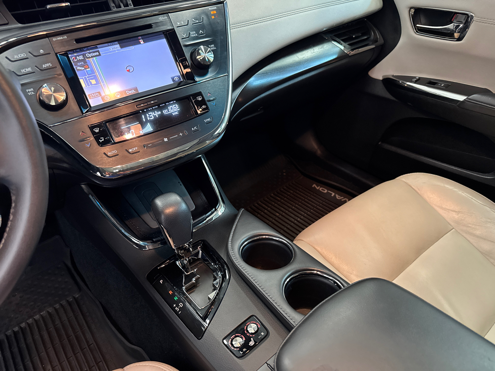 2017 Toyota Avalon XLE Premium 15