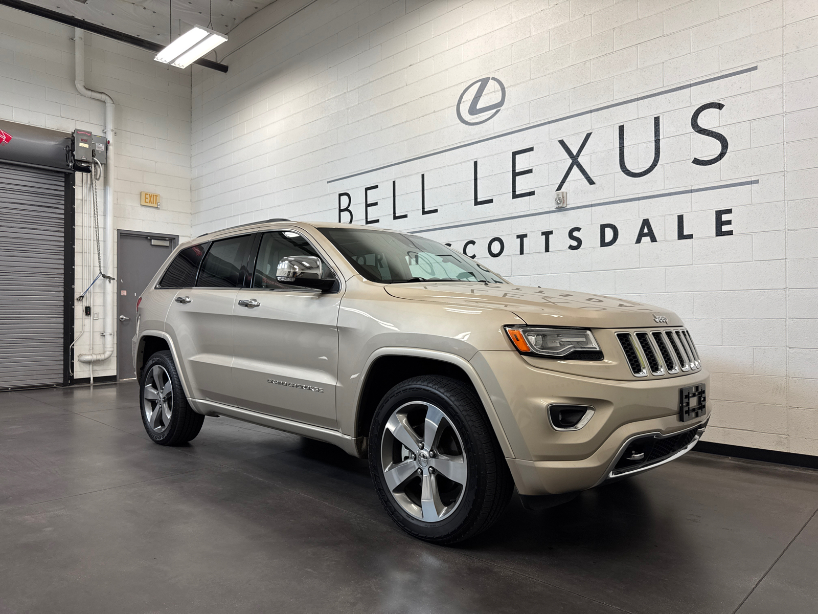 2015 Jeep Grand Cherokee Overland 1