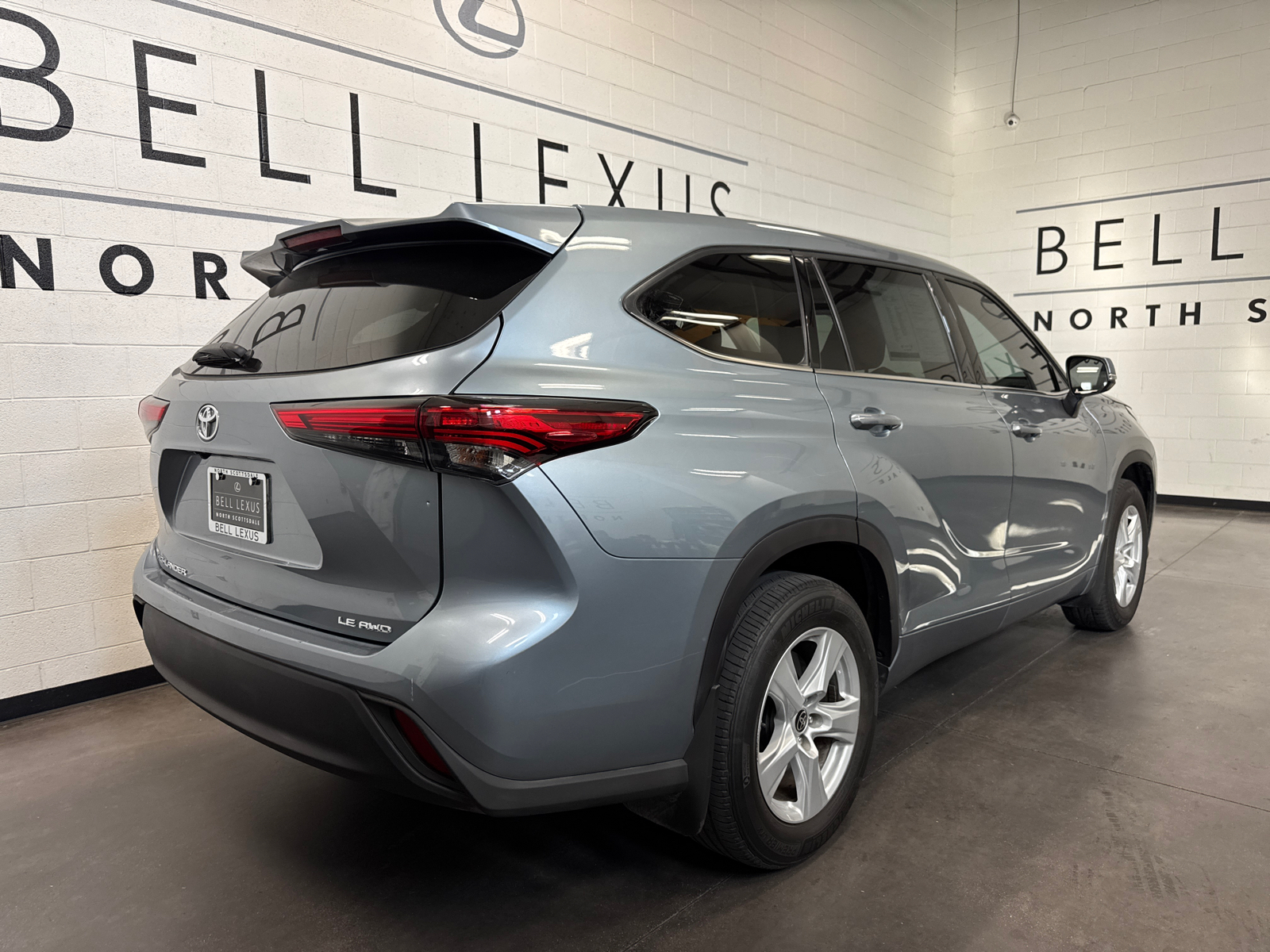 2021 Toyota Highlander LE 3