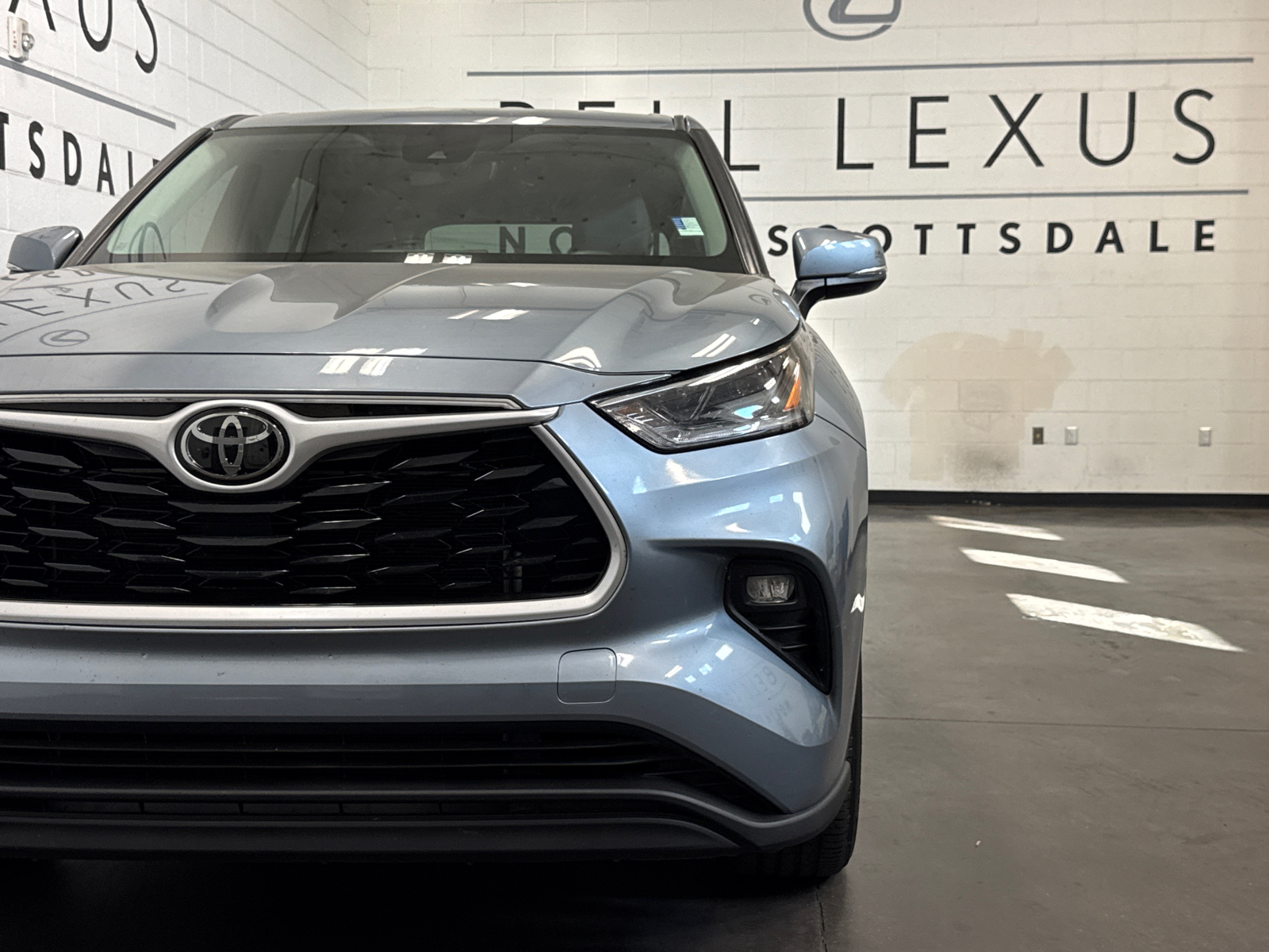 2021 Toyota Highlander LE 25