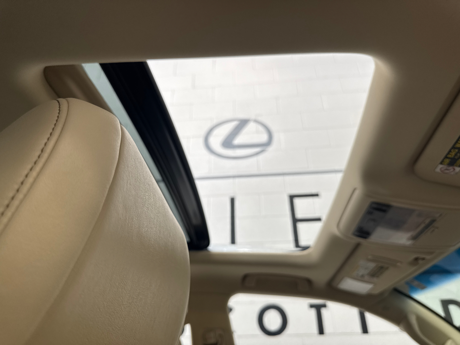 2013 Lexus LX 570 16