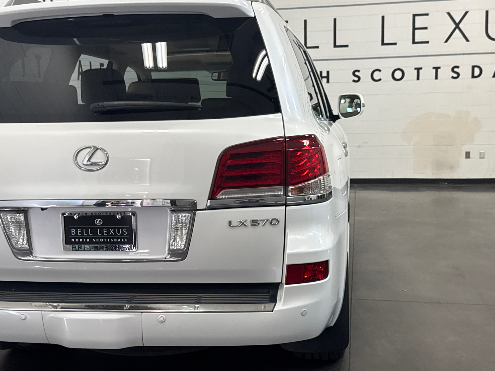 2013 Lexus LX 570 21