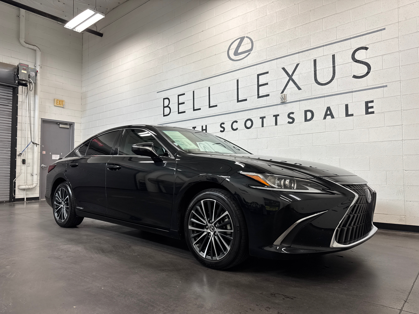 2022 Lexus ES 300h 1