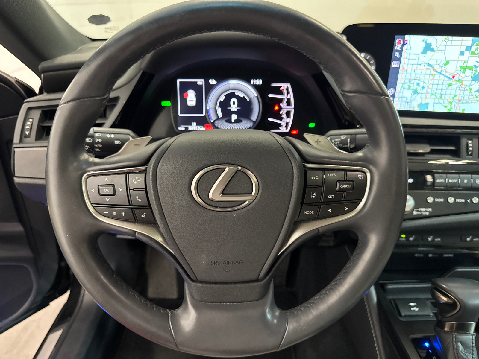 2022 Lexus ES 300h 13