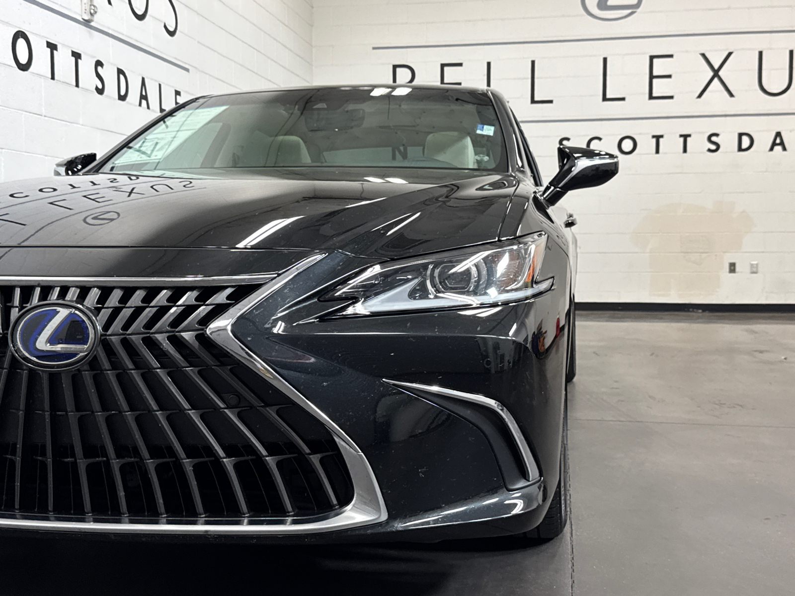 2022 Lexus ES 300h 26